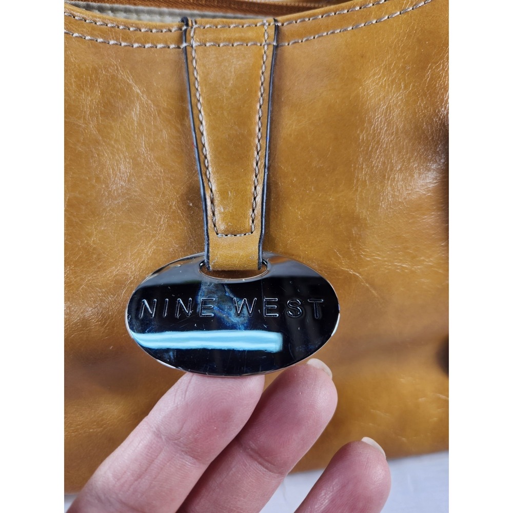Stylish Nine West Tan Leather Purse Handbag Medium Size NWT - Picture 2 of 8